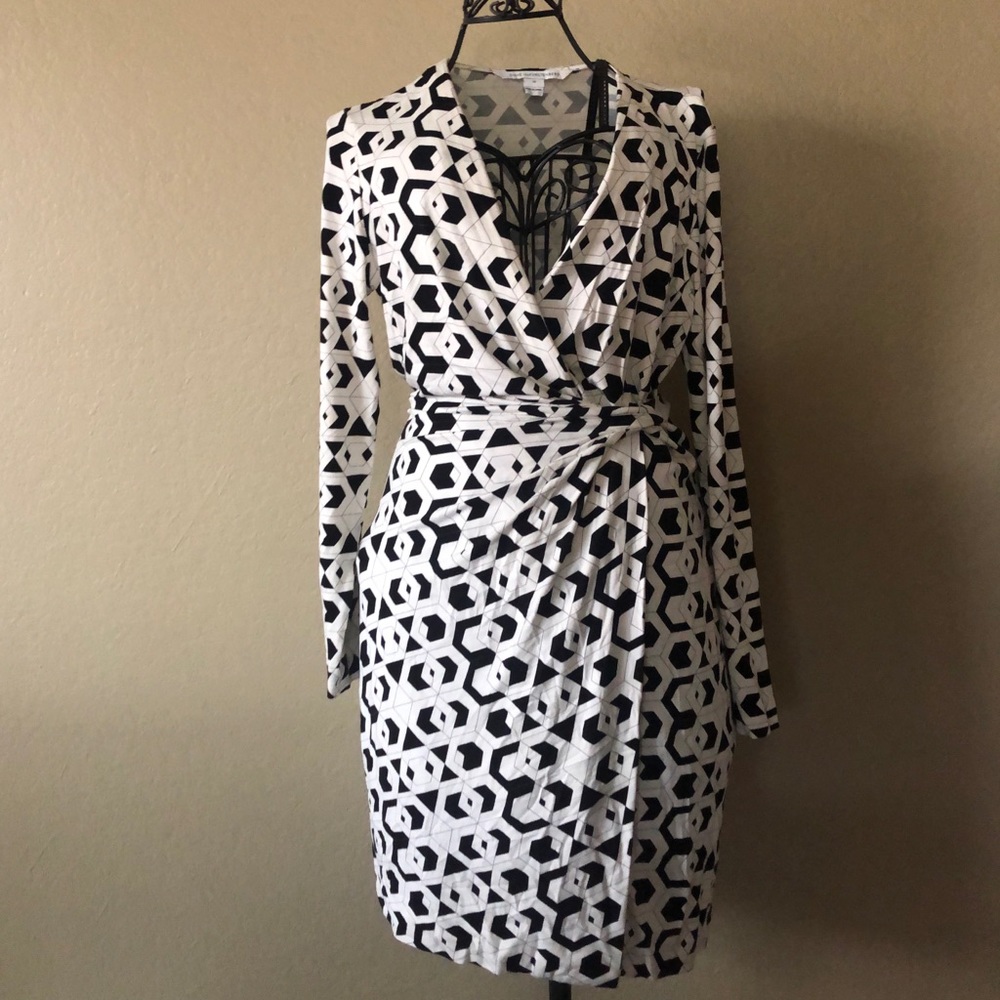 Iconic Diane Von Furstenberg Valencia wrap dress